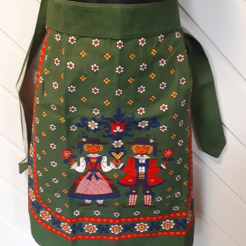 Vintage cotton Swiss apron NWOT